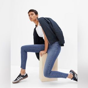 Gap Universal Jegging Sky High jeans!